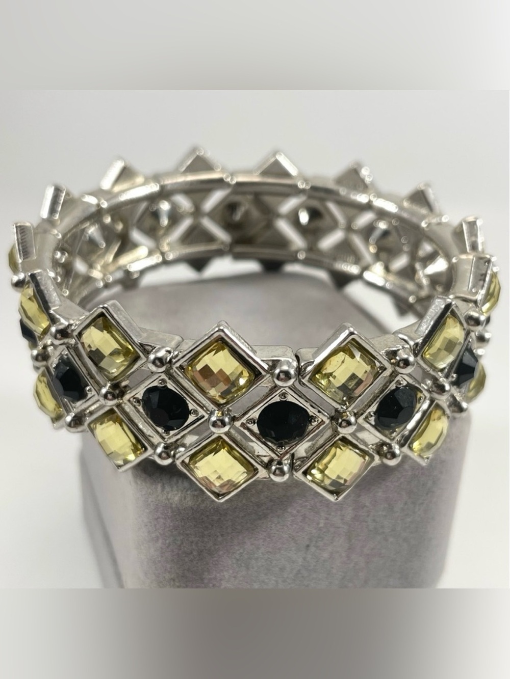 Stunning Unsigned Silver Tone Yellow Black Rhinestone Stretch Bracelet